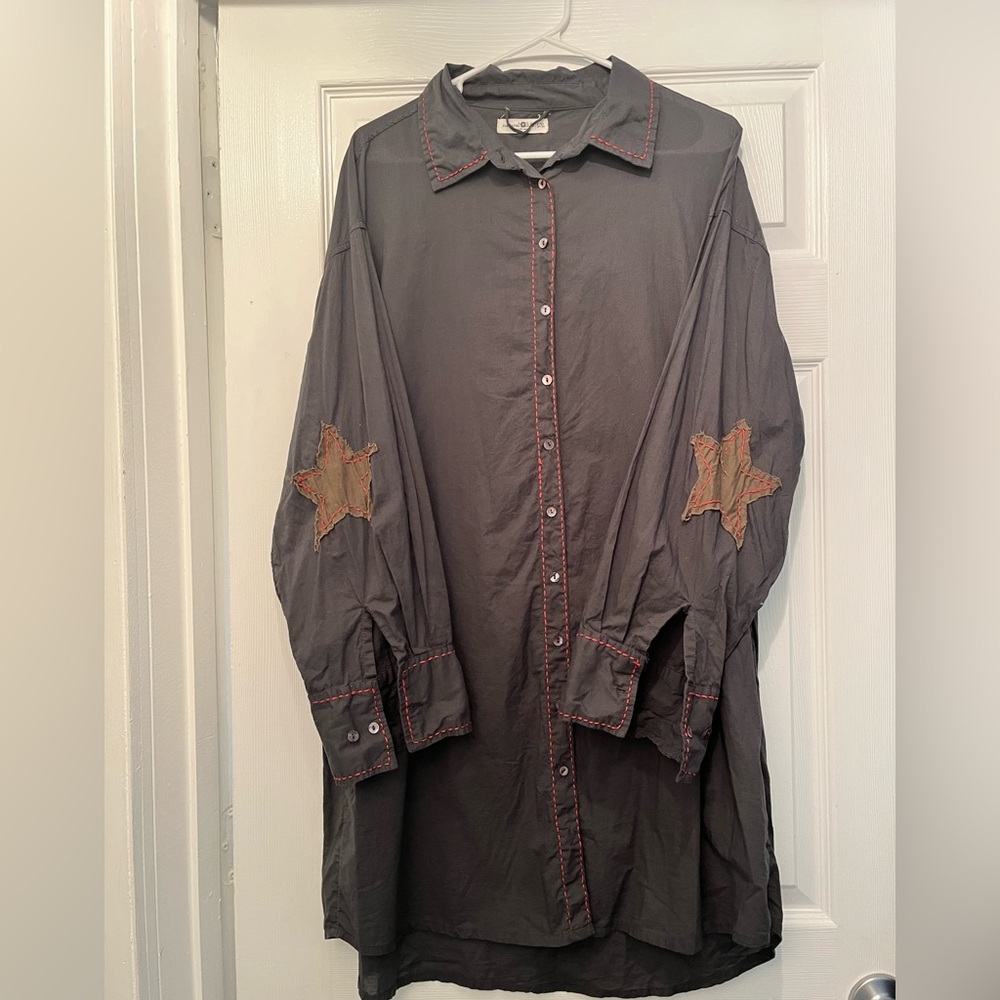NATURAL LIFE Black Shirt with Red Stitching